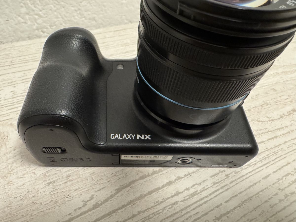 Samsung Kamera: samsung galaxy nx digitalkamera – Gebraucht aus Zunzgen von milesdavis76 2