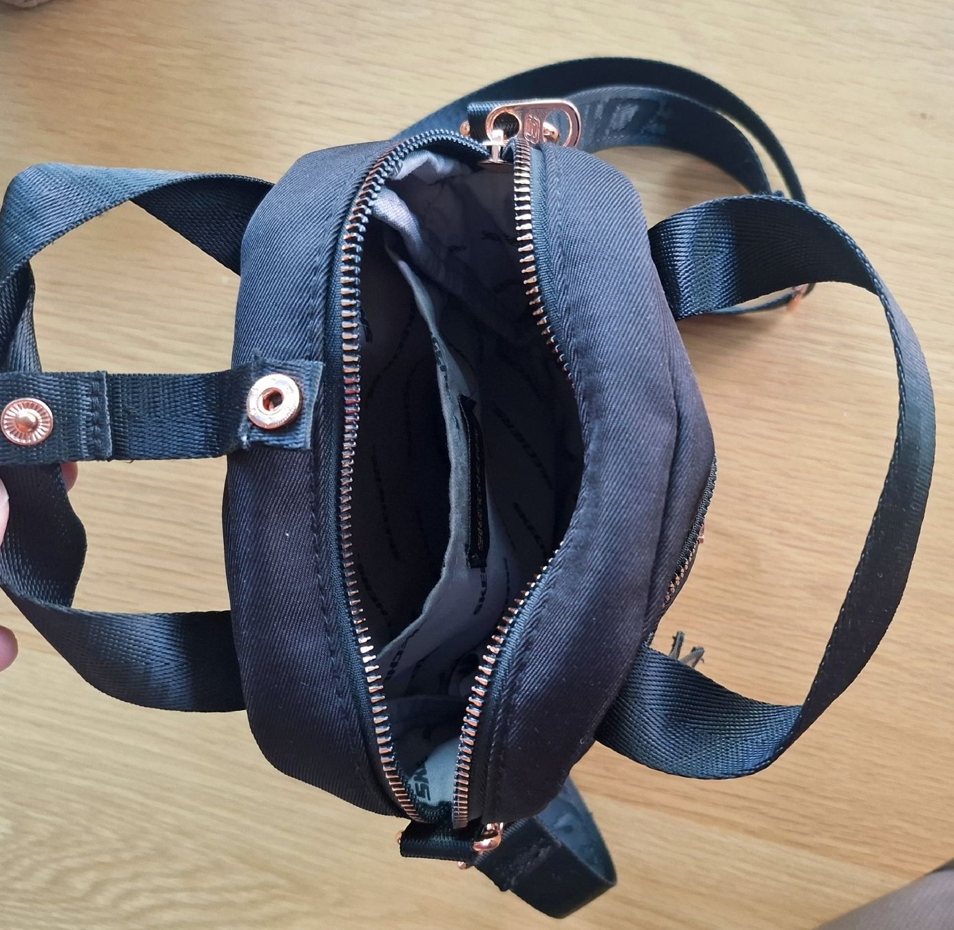 Skechers Sacs femmes: Umhängetasche Skechers schwarz – D'occasion à Lupfig par nik_7sxm 1
