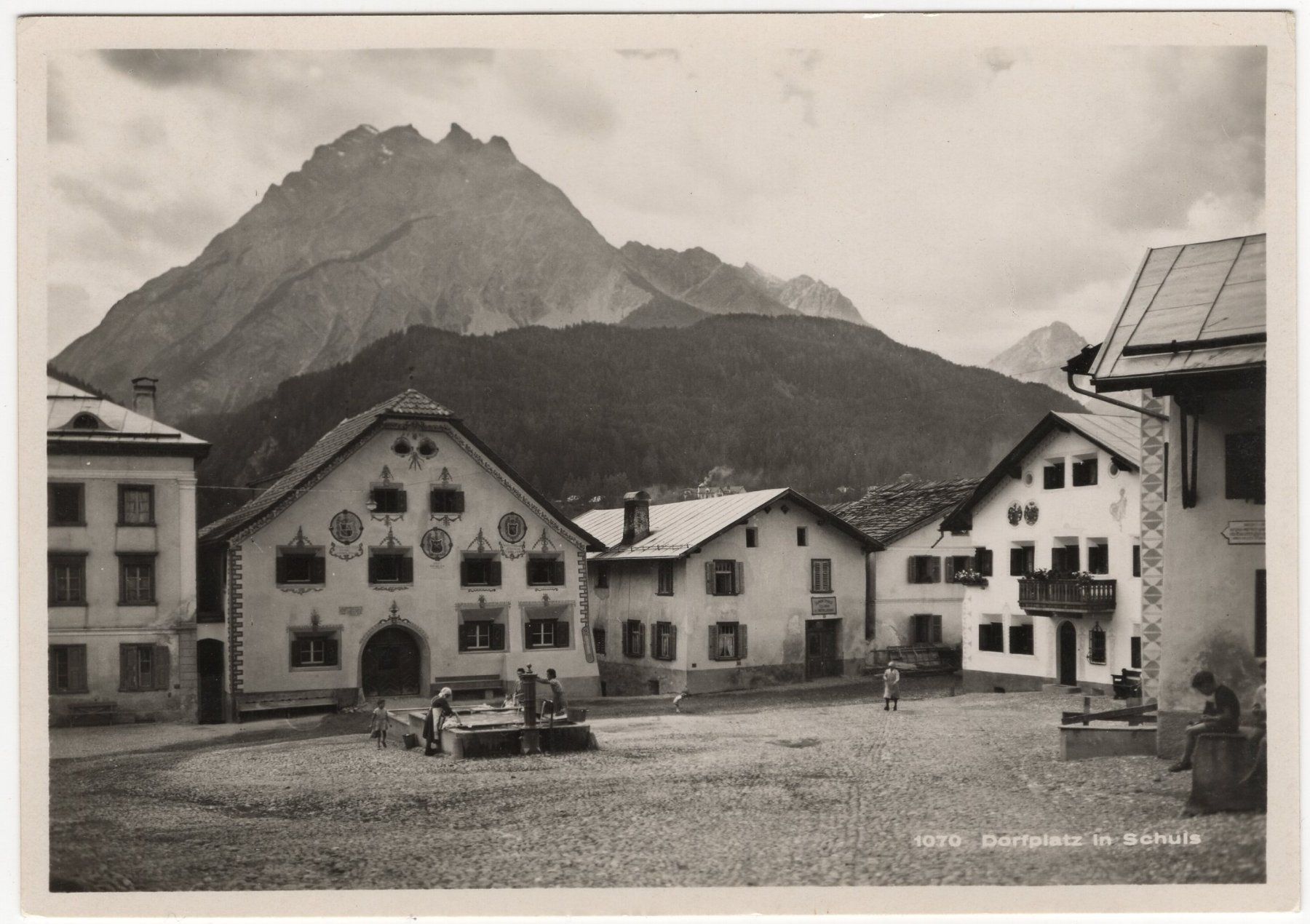 Ansichtskarten: Dorfplatz in Schuls – Gebraucht aus Eglisau von Chperfins