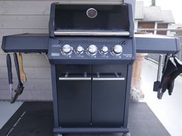 Gasgrill Falcon GE-355 mit viel Zubehör - Preisreduktion
