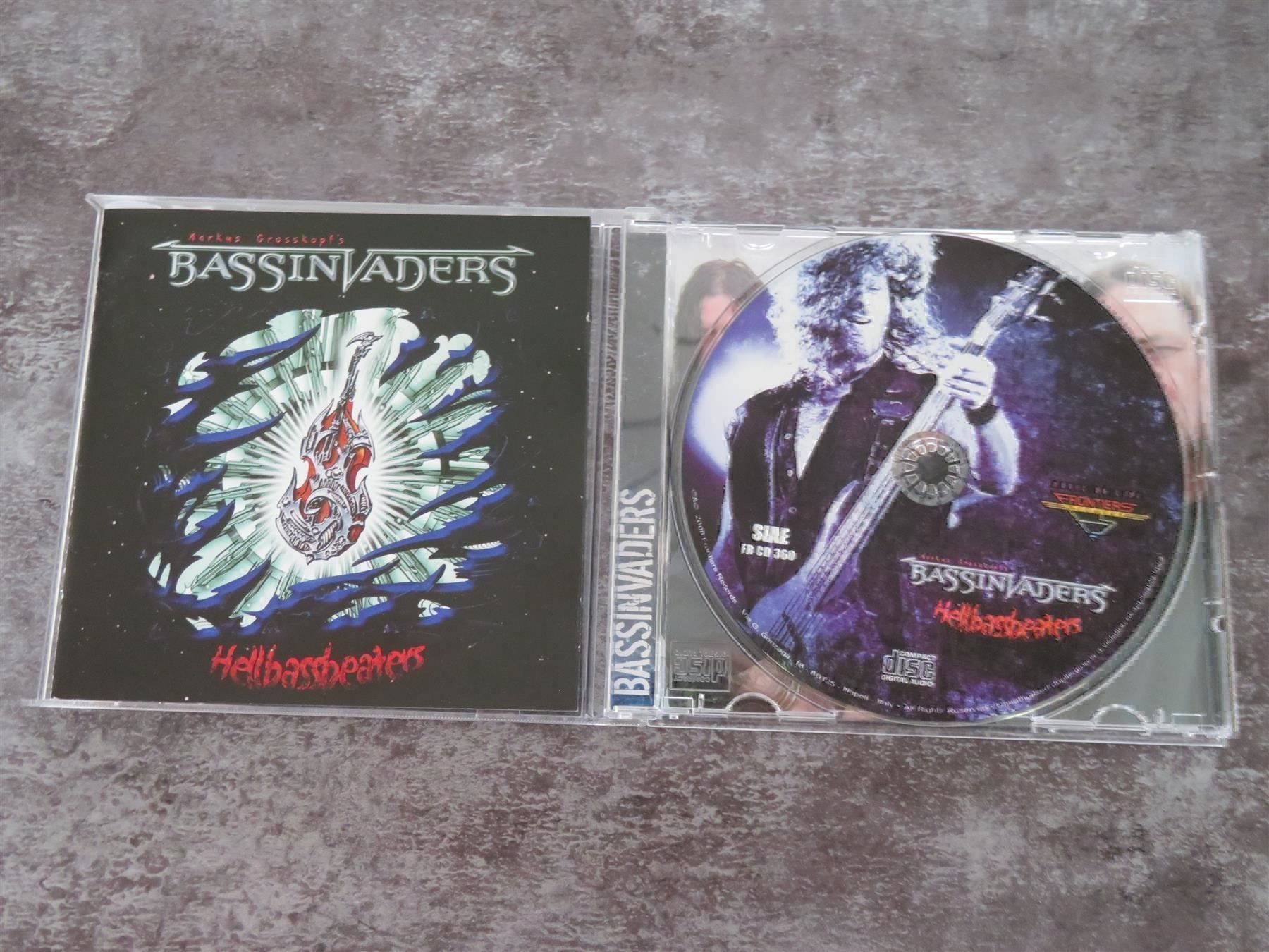 CD: BASSINVADERS Hellbassbeaters 2008 – Usato da Niederbipp venduto da Onyx32