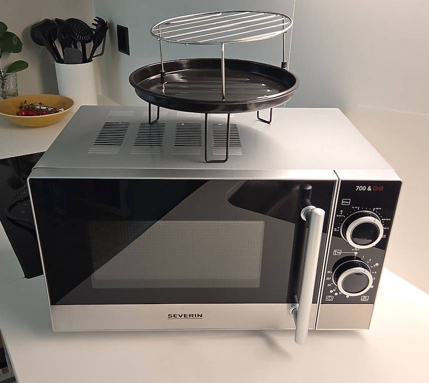 Forni: 2-in-1 Mikrowelle mit Grillfunktion Severin MW7874, NP 138.- – Usato da Zürich venduto da flavoured