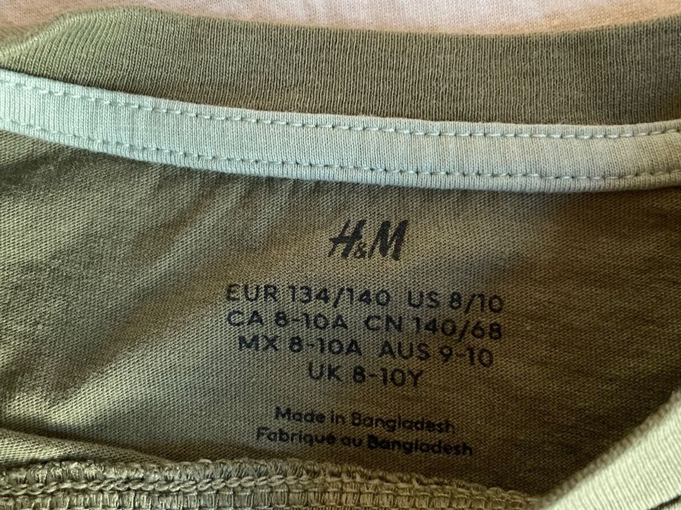 H&M Chemises, T-shirts & Polos: 2 T-Shirts, Gr. 134 -140 – D'occasion à Cham par 2eye 1