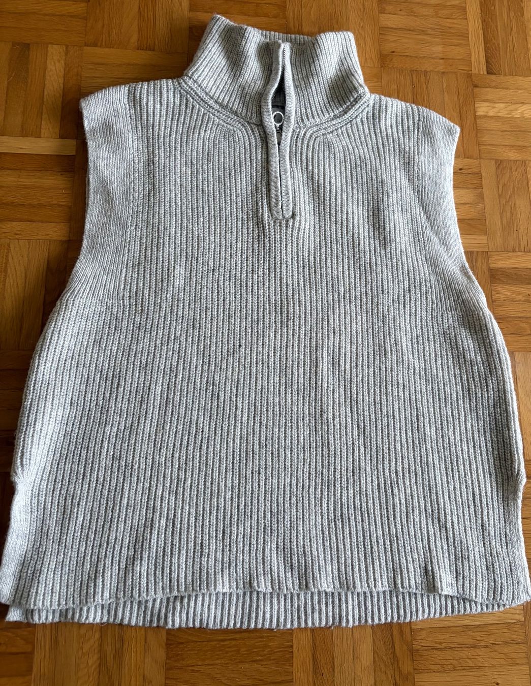 Only Pullover & Sweatshirts: Damen  Kragen Pullover, Gr. S – Gebraucht aus Adliswil von Myxin 1