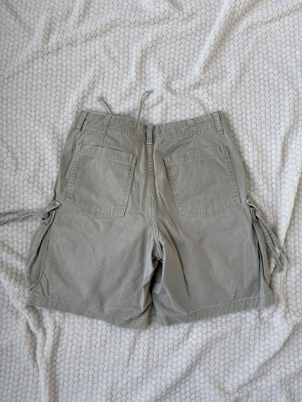 Pull&Bear Hosen: Short cargo kaki Pull&Bear – Gebraucht aus Sorens von ma.stlz 1