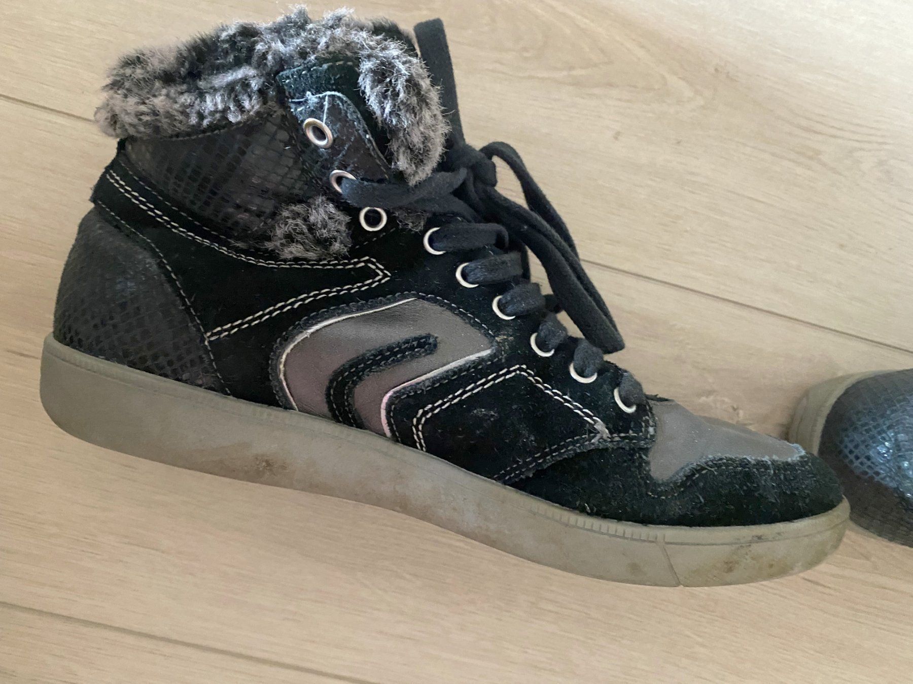 Geox Scarpe da donna: Echt Lederschuhe GEOX  Gr. 41 Fellrand – Usato da Füllinsdorf venduto da Sunnebliemli7 3