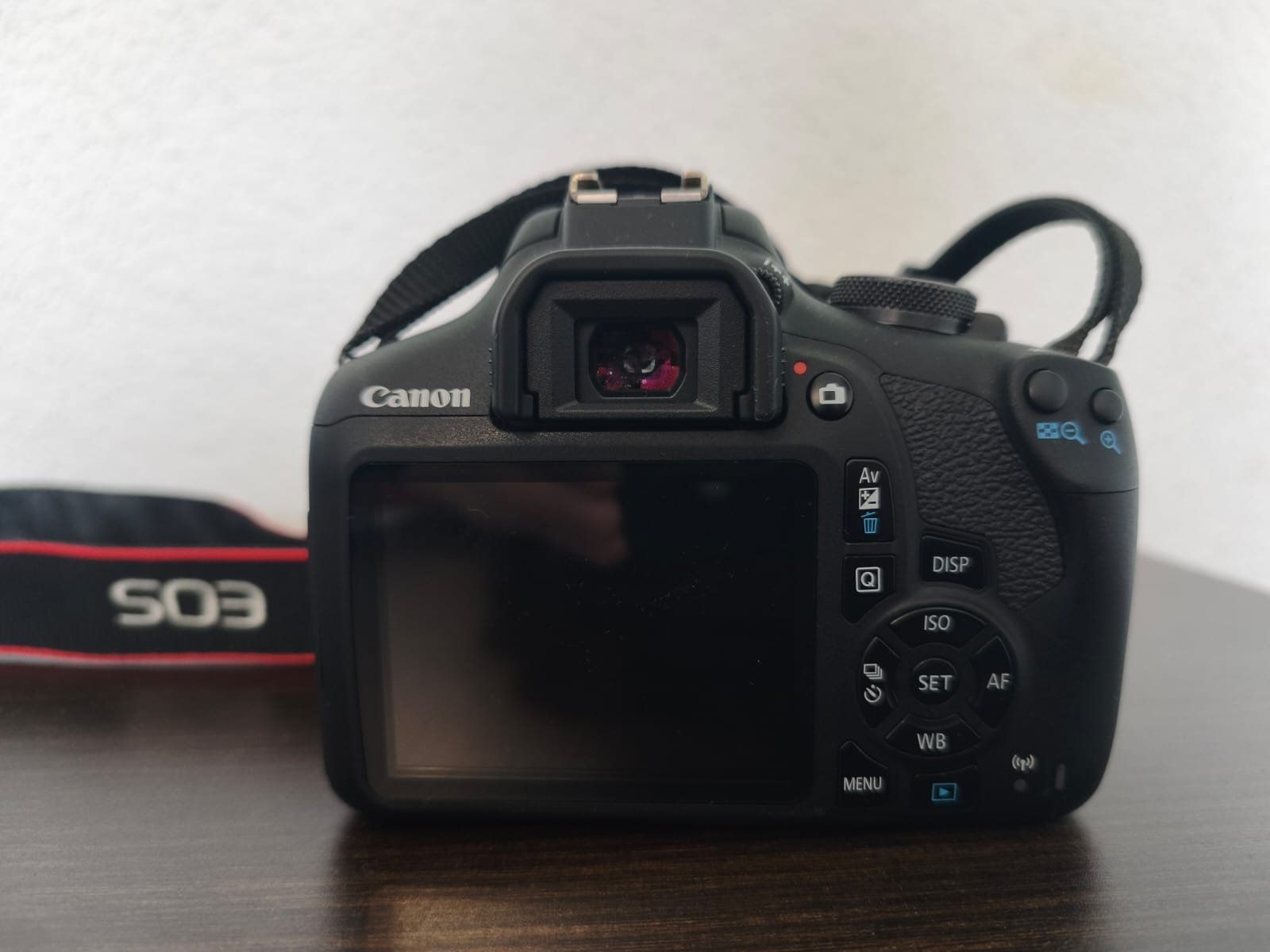 Canon Kamera: Canon EOS 2000D – Gebraucht aus Sargans von sib_wpp2 1