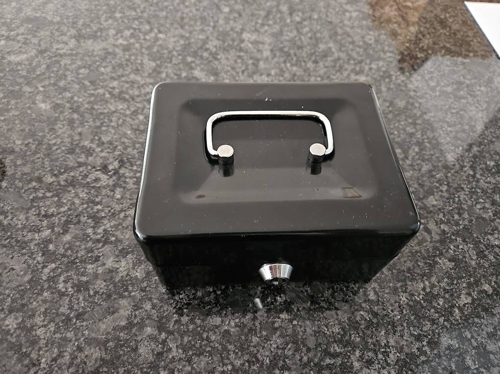 Registratore di cassa: Geldkassette mit Schlüssel  abschließbar – Usato da Mels venduto da nic_r6tt 1