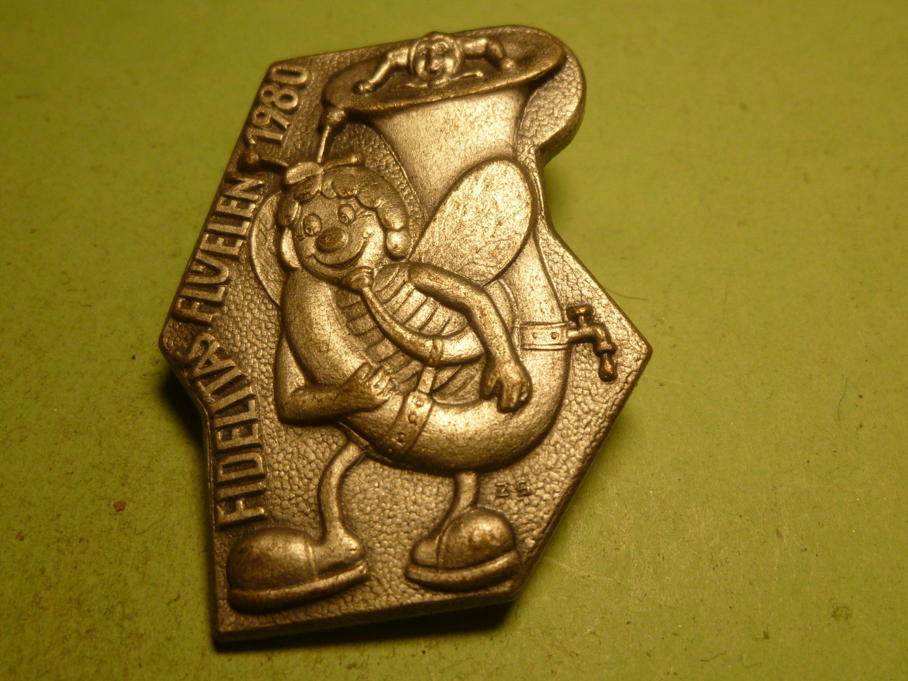 Placchette & Badge: FLÜELEN 1980 SILBER – Usato da Ried (Muotathal) venduto da Mandarin02