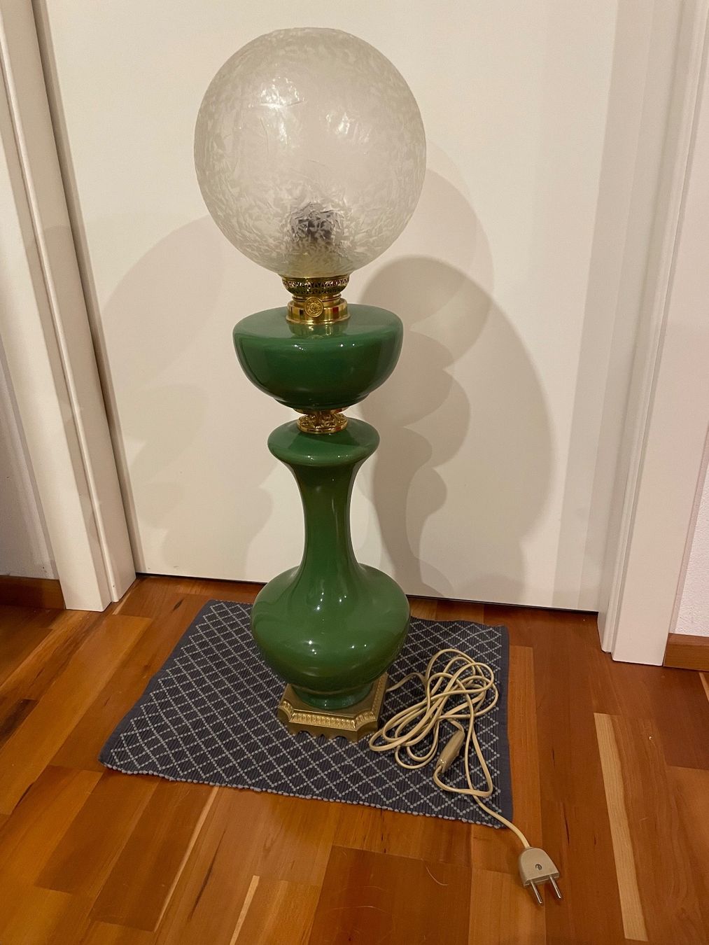 Lampade: Öllampe antik / zu Strom umgebaut – Usato da Rümlang venduto da euqinom16