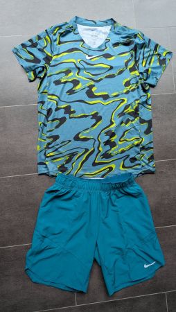 Nike Tennis-Set: T-Shirt und Shorts blau, Grösse M