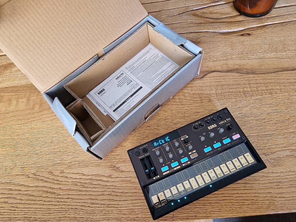 Instruments de musique: Korg Volca FM 2 – D'occasion à Chêne-Bourg par tyraelx 1