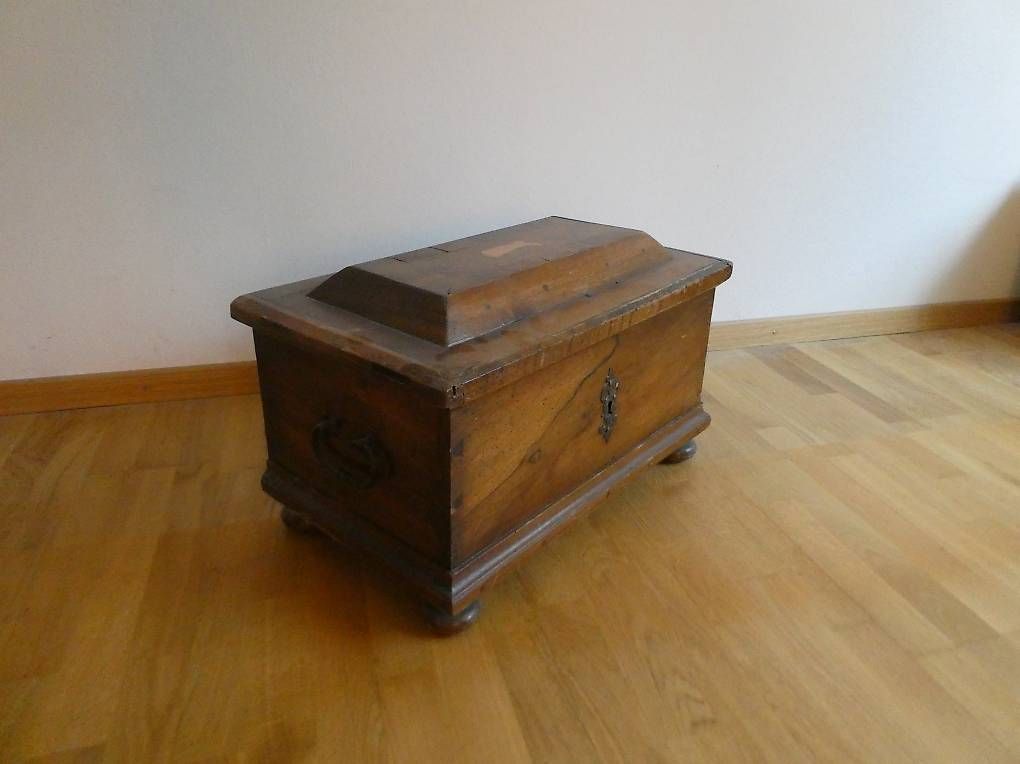 Truhen: Truhe, alt – Gebraucht aus Zürich von han_ng9w