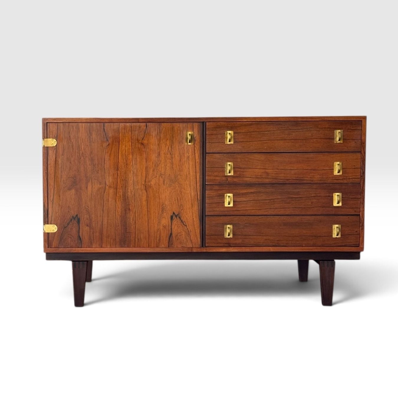 Kommoden: Palisander Sideboard Kommode Lovig MidCentury Denmark – Gebraucht aus Basel von MidMod20C