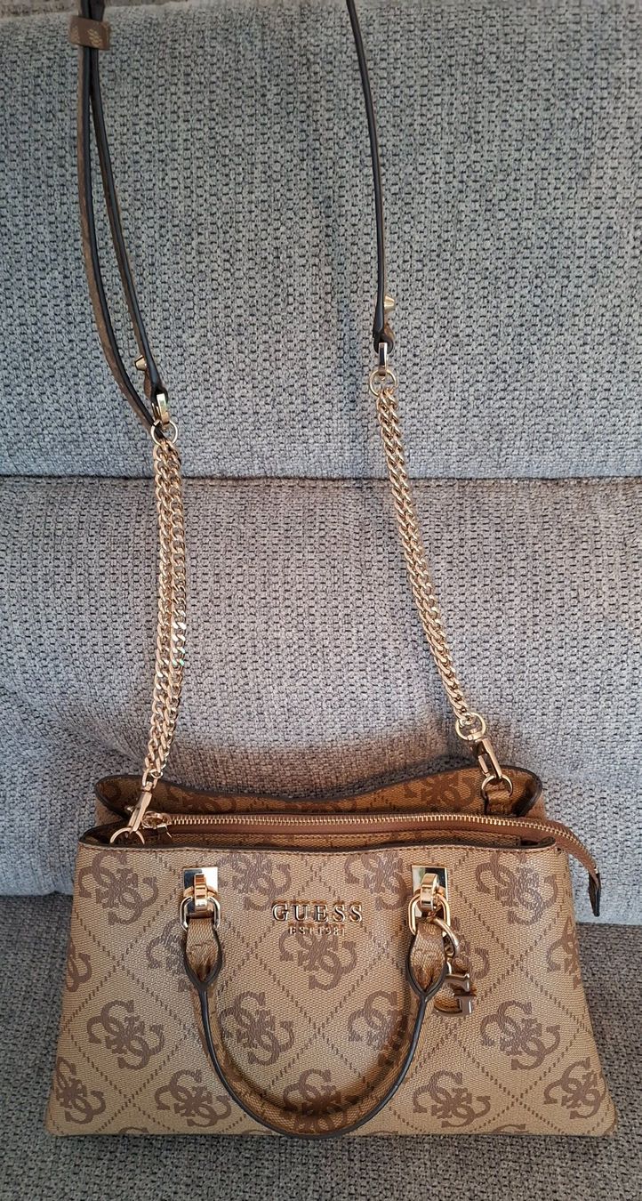Guess Sacs femmes: Elegante GUESS-Handtasche – D'occasion à Feuerthalen par kigo87 3