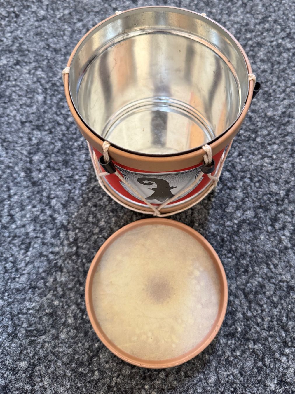 Tutte le decorazioni: Basel Keckbox – Usato da Witterswil venduto da J2025_28 1