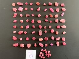 72+14 kleine rohe burmesische Rubine (ca. 60 ct)