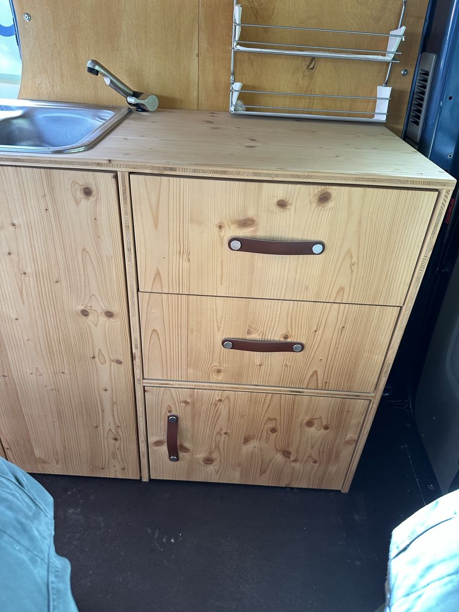 Veicoli da campeggio: Campervan Ausbau Küche und Bett – Usato da Pragg-Jenaz venduto da eri_2vjy 5