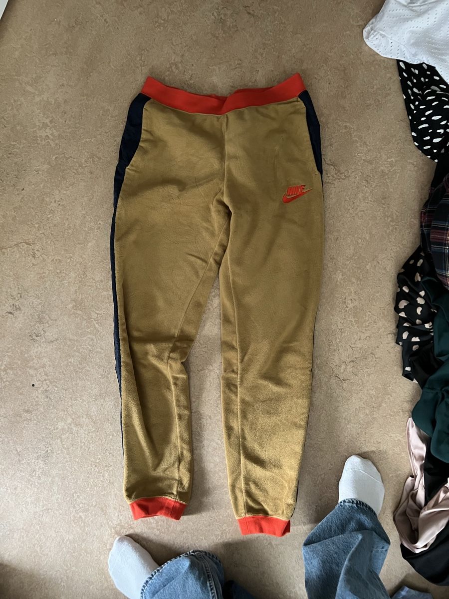 Nike Pantalons: Nike Trainer – D'occasion à Dietikon par vnsmrc