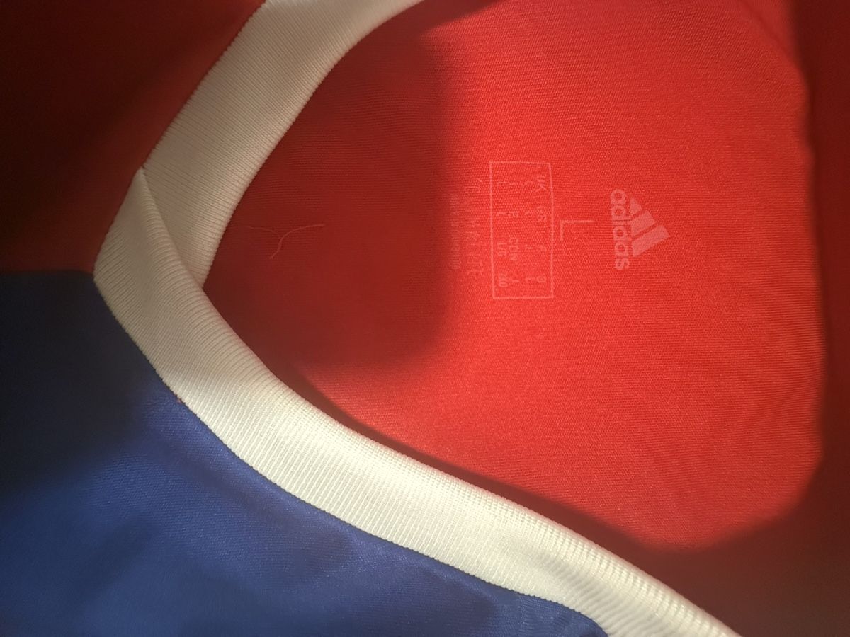 FC Basel Canottiere & Pantaloni: FC BASEL TRIKOT 125 JAHRE – Usato da Zollikofen venduto da zenay57 2
