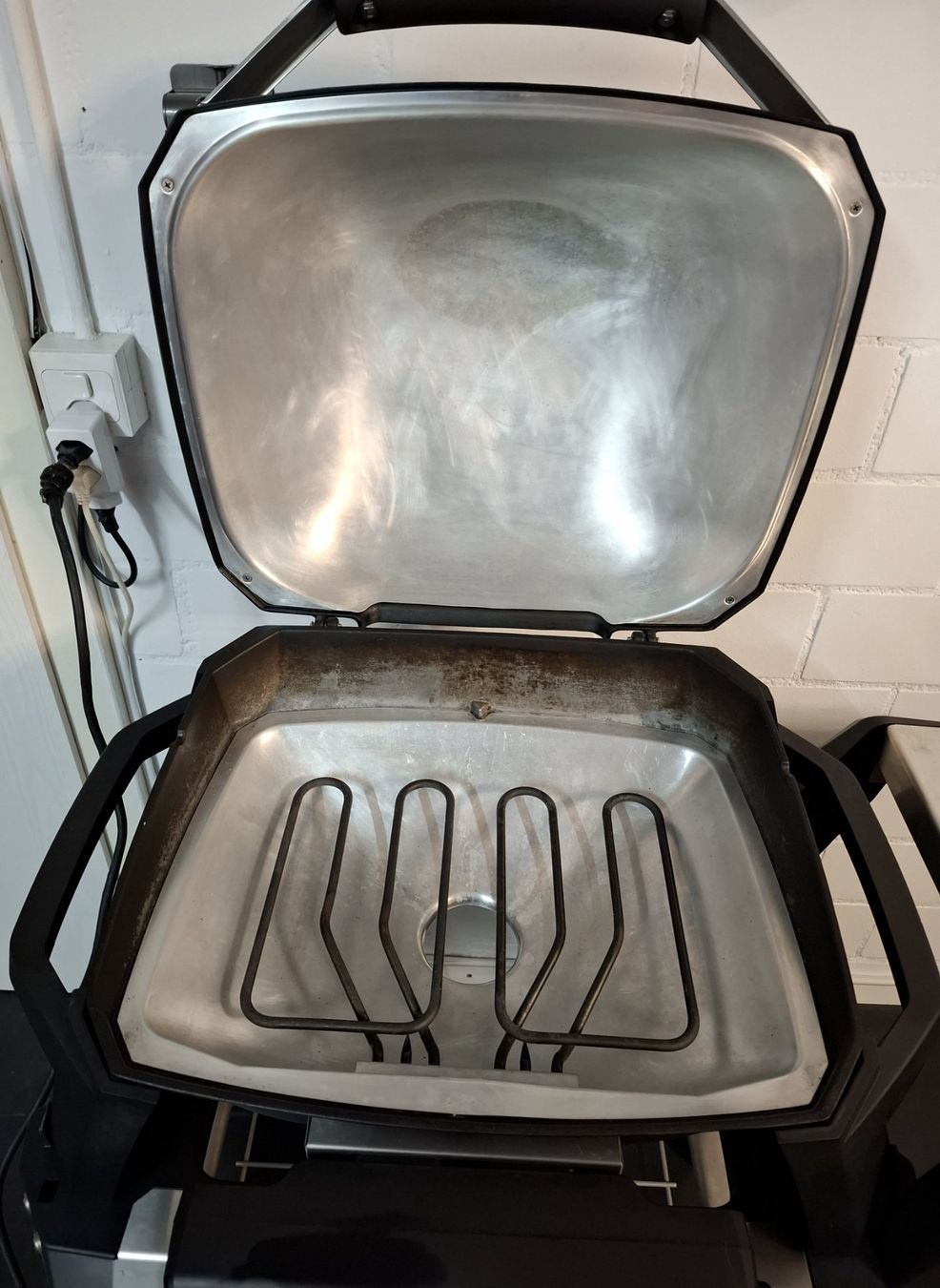 Weber Grills: Weber Pulse 2000 Elektrogrill mit Rollwagen – Gebraucht aus Derendingen von steven63 9