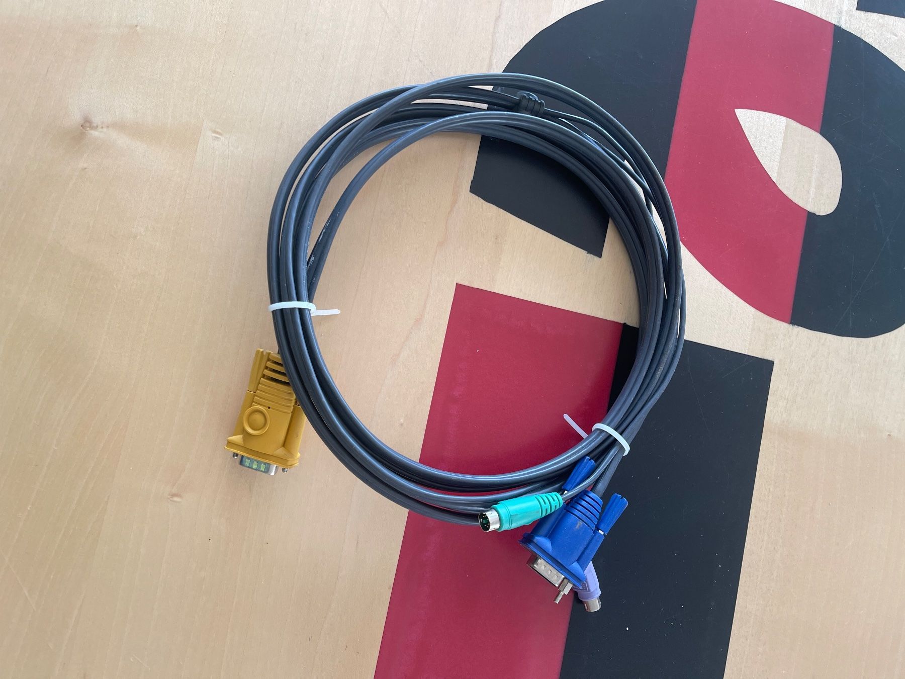 Kabel: KVM SWITCH KABEL – Gebraucht aus Wängi von Bmo