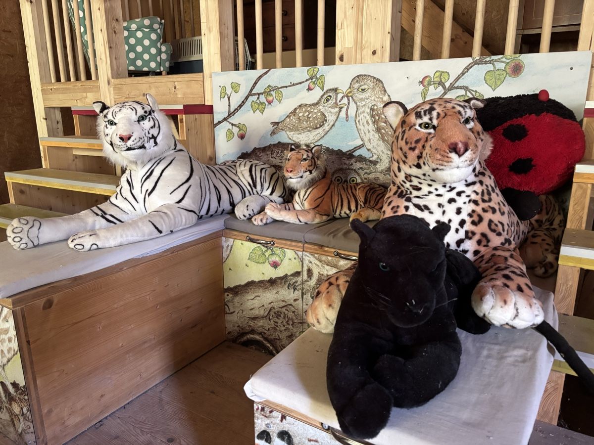 Spielzeuge: Stofftiere: Tiger, Leopard, Panther etc. – Gebraucht aus Bottenwil von schaefere