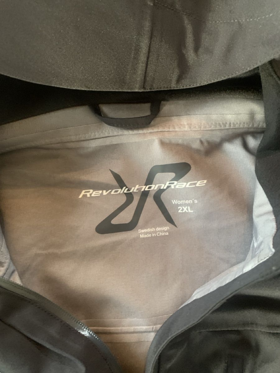 Giacche: Shelljacke Revolution Race 2xl – Nuovo (secondo la descrizione) da Aeschi SO venduto da Tebs 1