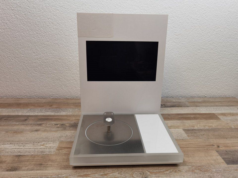 Vitrinen: Original DJI Design POS Display Typ 1,Beleuchtung & TFT – Gebraucht aus Schweizersholz von trademaster_24 2