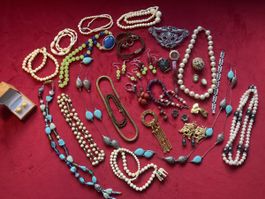 Vintage Schmuck Konvolut, Halsketten, Ohrringe, Broschen