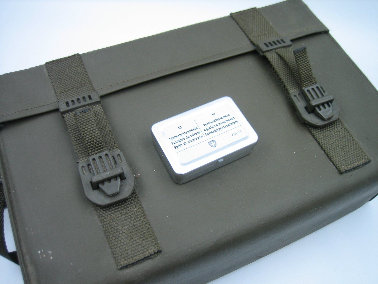 Schweizer Armee Borse: Schweizer Armee Militärtasche mit Notkocher – Usato da Zürich venduto da Tomi118 7