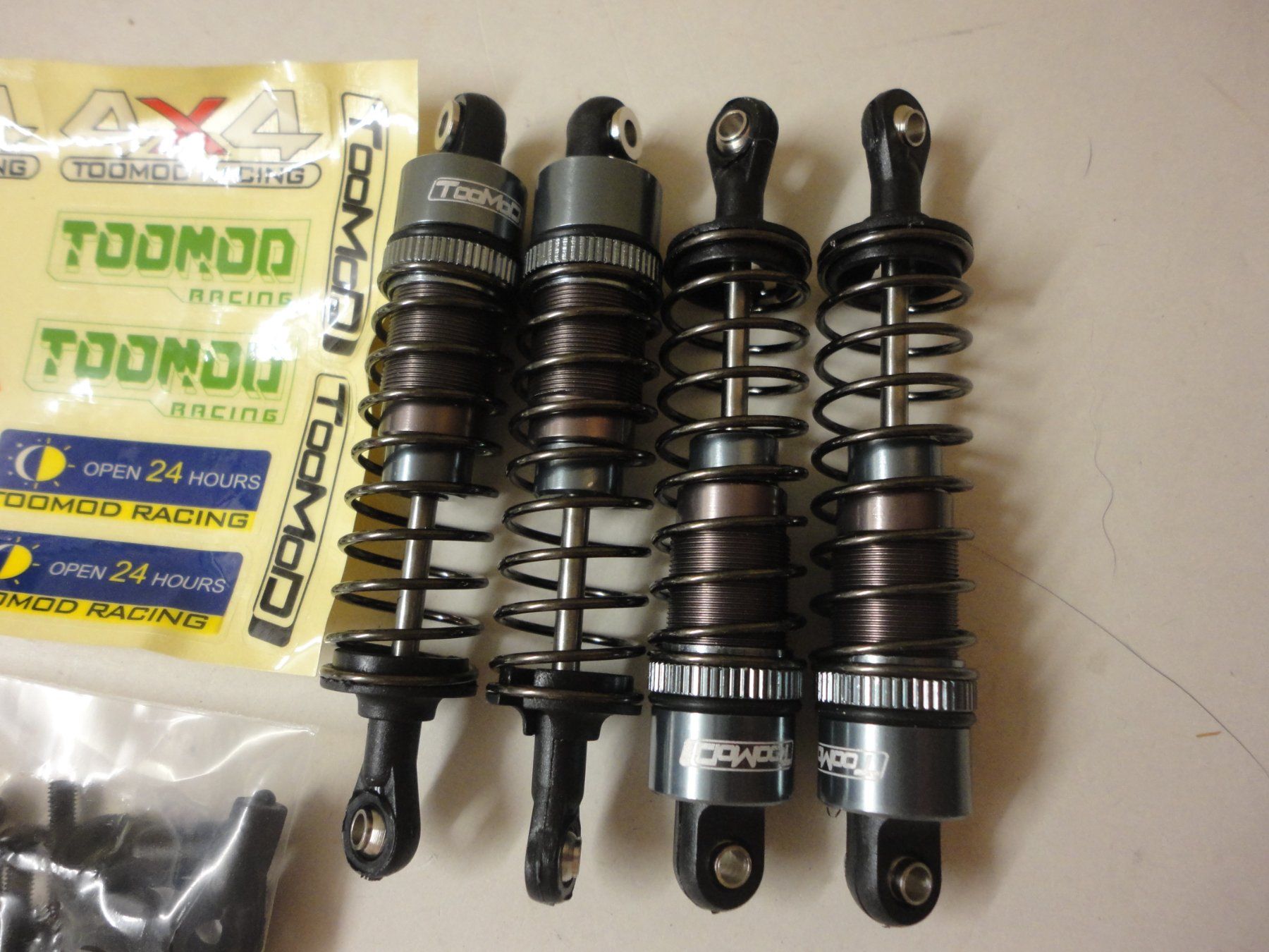 RC Modellbau: 4 Metall-Stossdaempfer Set,1:10 Neu – Neu und originalverpackt aus Horgen von RcModell