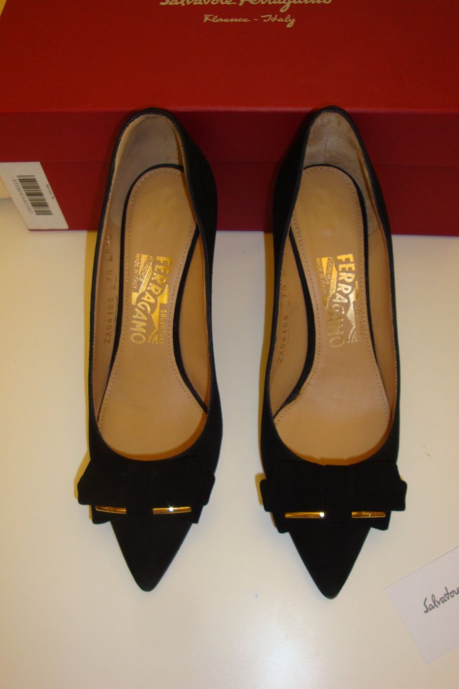 Salvatore Ferragamo Scarpe da donna: Salvatore Ferragamo Pumps 'Runa' in black suede – Usato da Genestrerio venduto da fra_c955 2