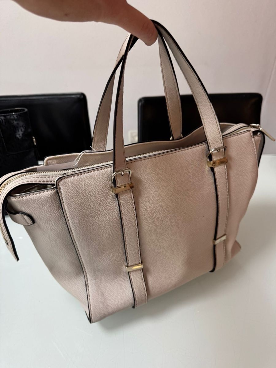 Guess Borse da donna: 3 Guess tasche – Nuovo (secondo la descrizione) da chur venduto da merygori 5