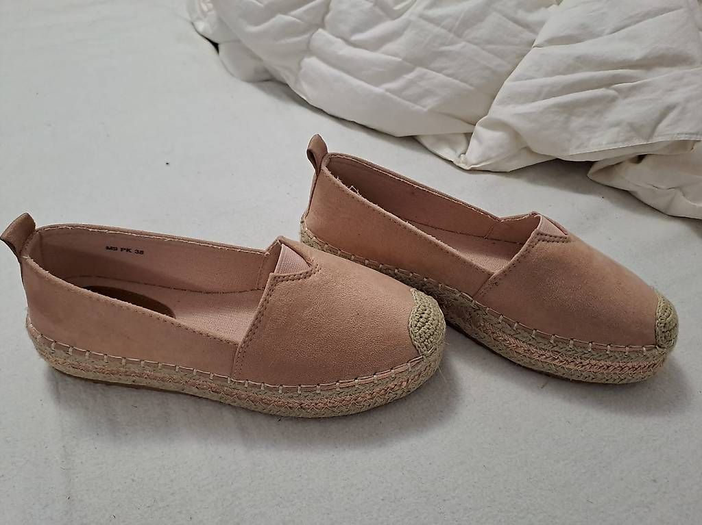 Scarpe da donna: Neue Espadrilles, Grösse 38 – Usato da Samedan venduto da t_p_8nvs 2