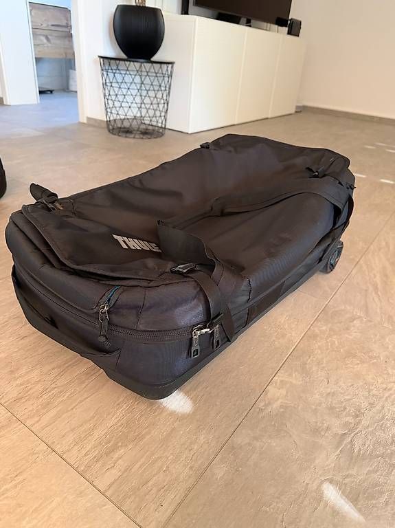 Valigie: Thule Trolley / Reisekoffer Schwarz – Usato da Gümmenen venduto da sch_2p8y 1