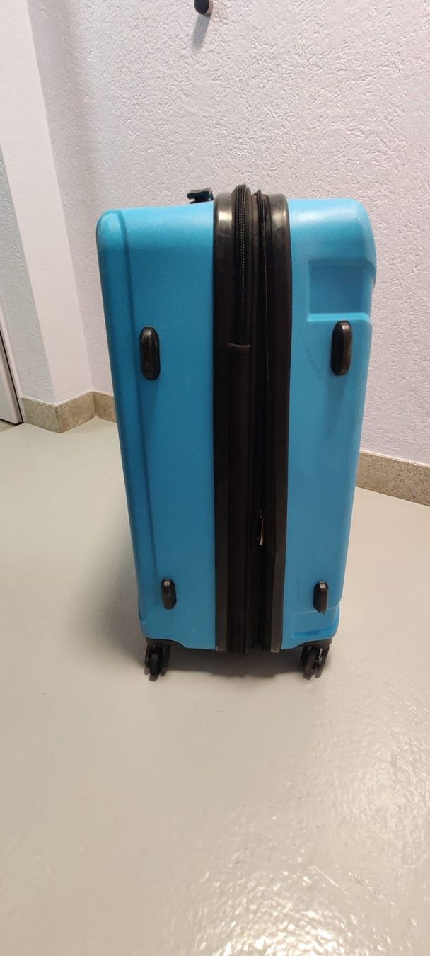 Reisekoffer: Swiss Bag - Tourist Koffer M – Gebraucht aus Zürich von Kevinhoexe 1