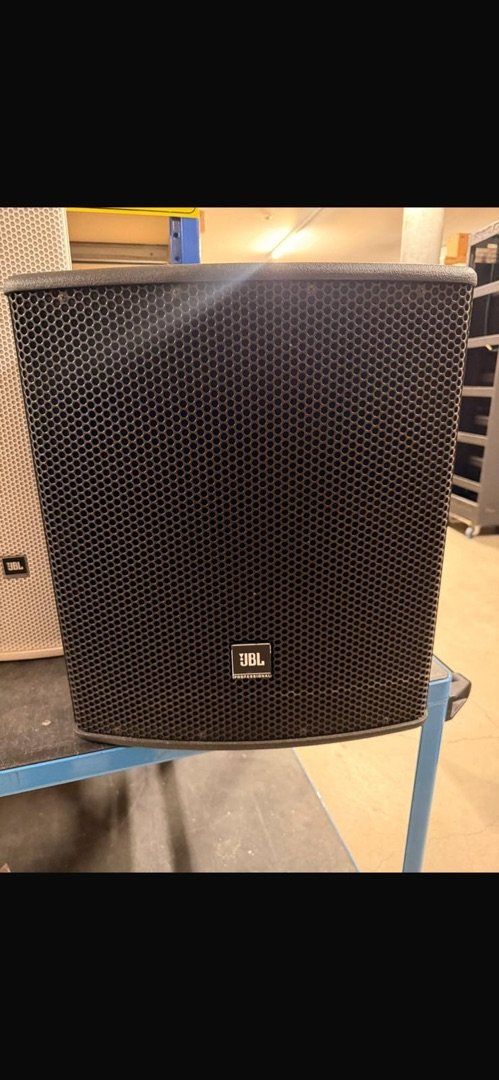 JBL Haut-parleurs: JBL Subwoofer ASB6115 gebraucht – D'occasion à Rothenburg par BildundTon