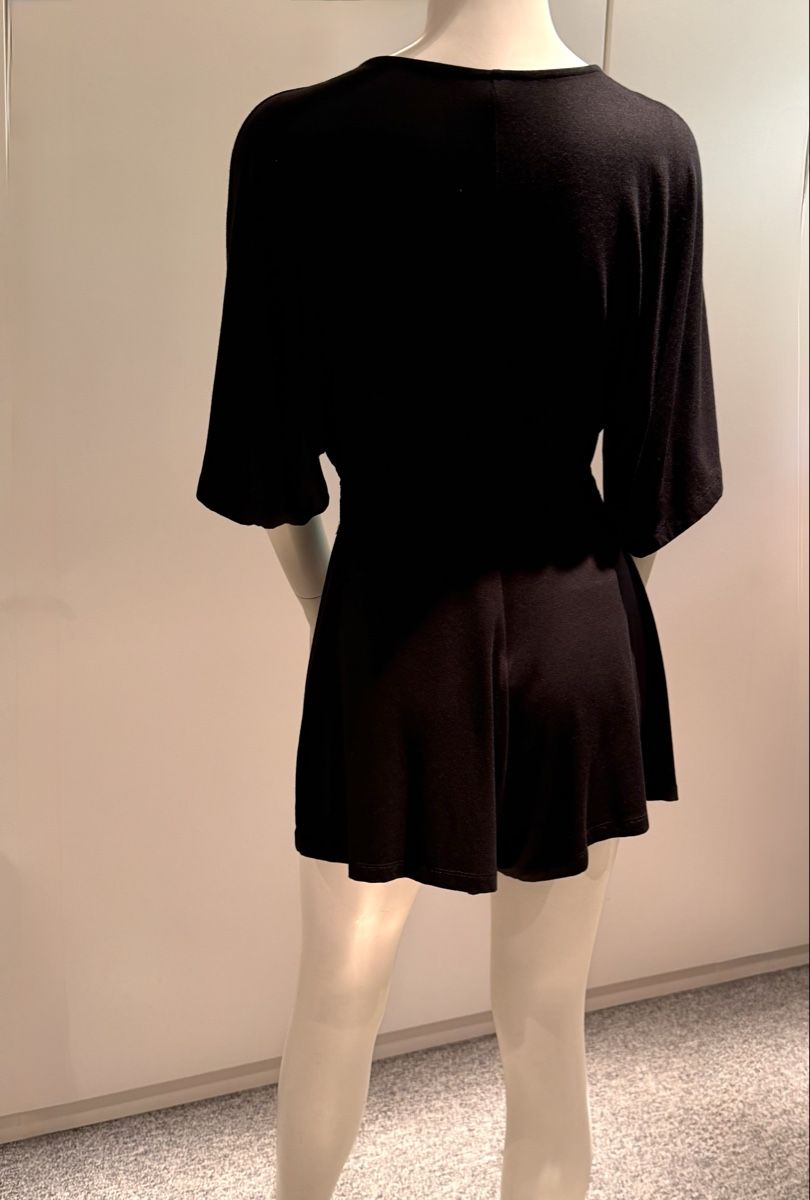 Vestiti: Très élégante robe-culotte noir 36 – Nuovo (secondo la descrizione) da Genève venduto da flocon06 4