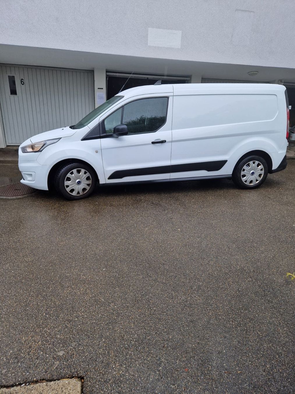 Ford Nutzfahrzeuge: Ford Tranzit Connect 1.5 Diesel – Gebraucht aus St.Gallen von Nele23 5