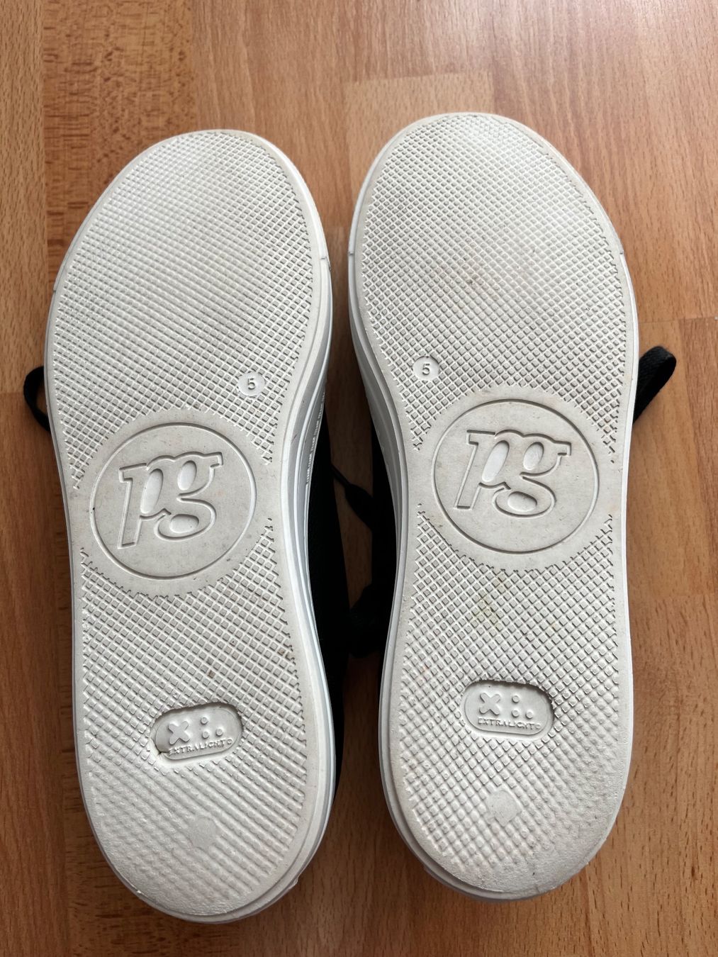 Paul Green Scarpe da donna: Schwarzer Ledersneaker von Paul Green – Usato da Widnau venduto da Wini68 2
