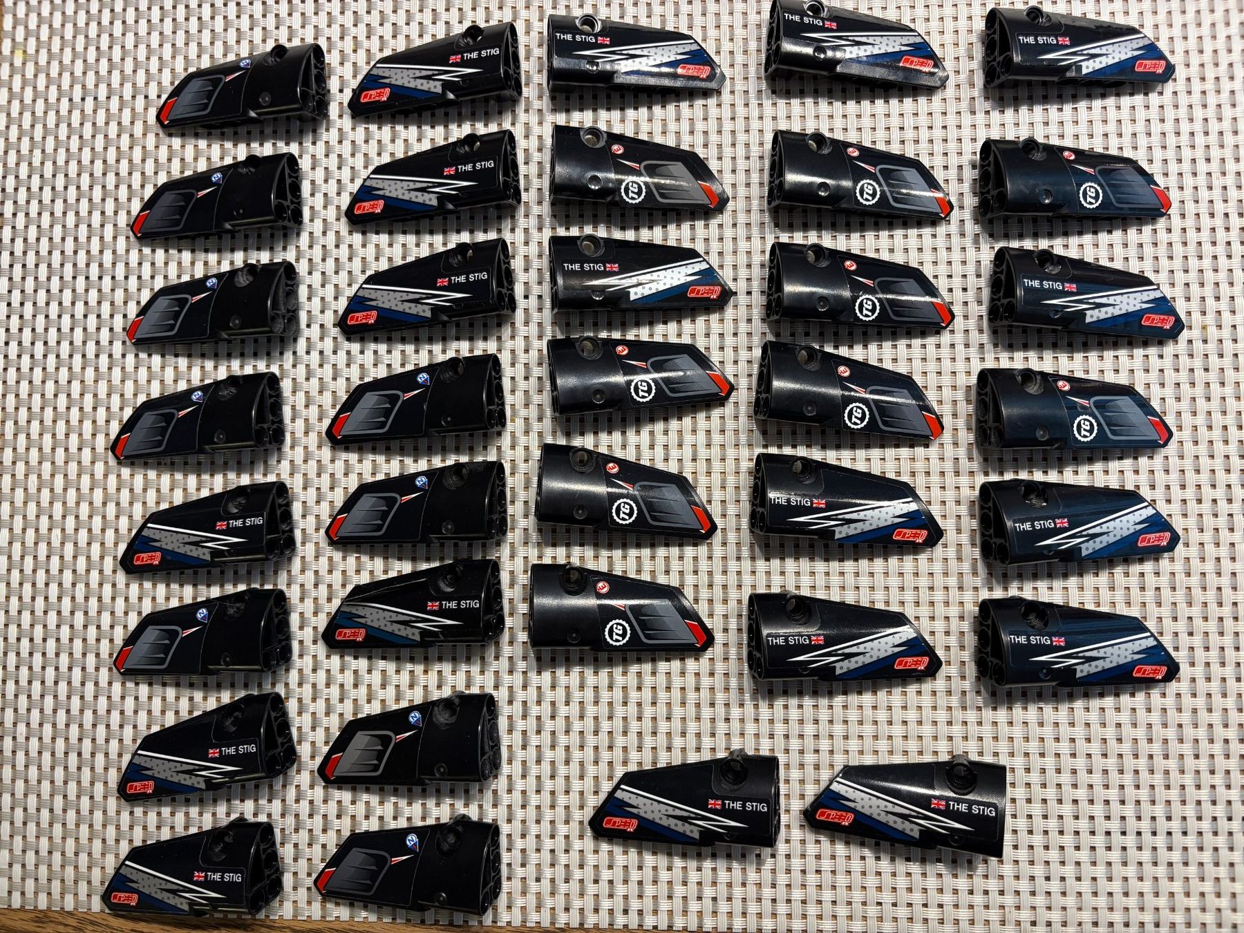 Lego Giocattoli: Lego Technik 42109 schwarze Panele Panel Verschalung Spoiler – Usato da Buochs venduto da Techtelmechtel