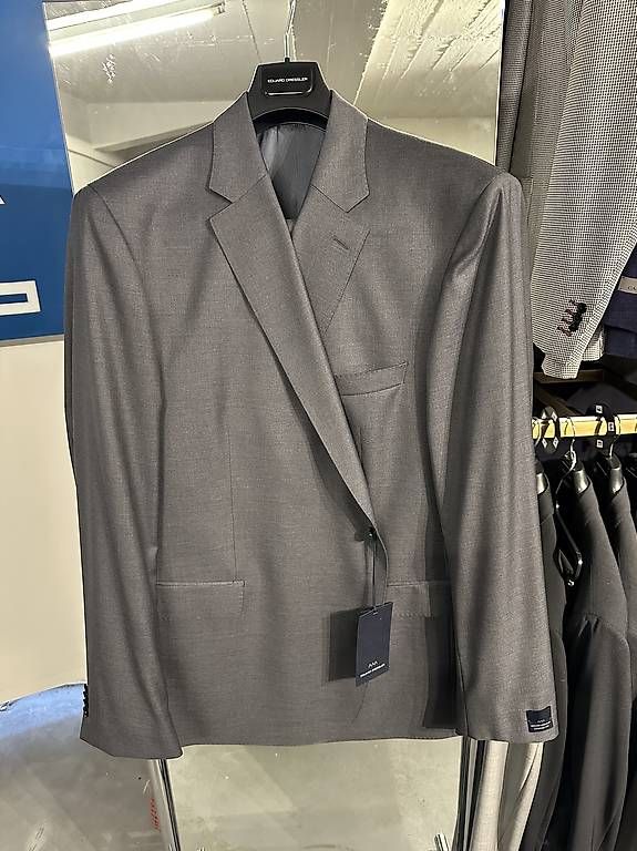 Lotti di vestiti: Kollektion Anzüge / Sakkos grosse Grössen – Usato da Mühlehorn venduto da Amadeostyle 3