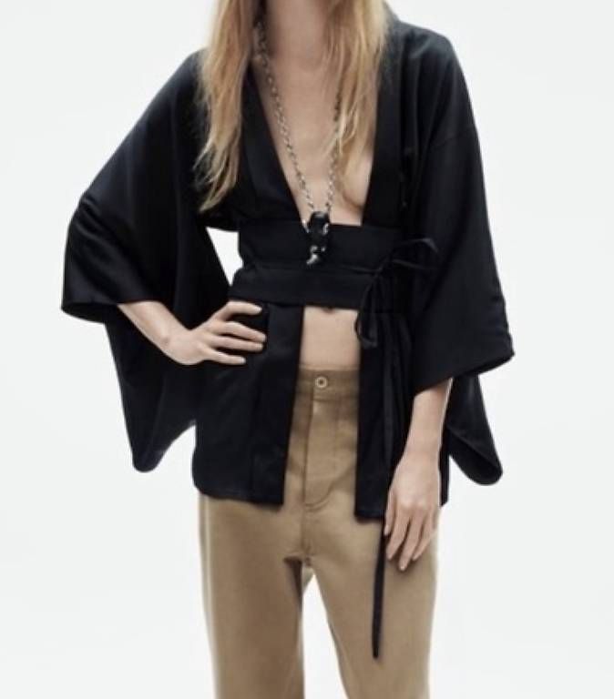 Art international: Schwarzer Kimono von Zara – D'occasion à Rudolfstetten par krach