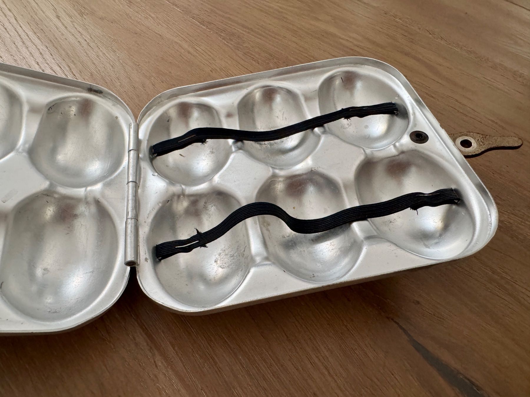 Behälter & Ähnliches: Seltene alte Eierbox Eierbehälter Alu Militär 6 Eier – Gebraucht aus Rothrist von Luckywinner 5