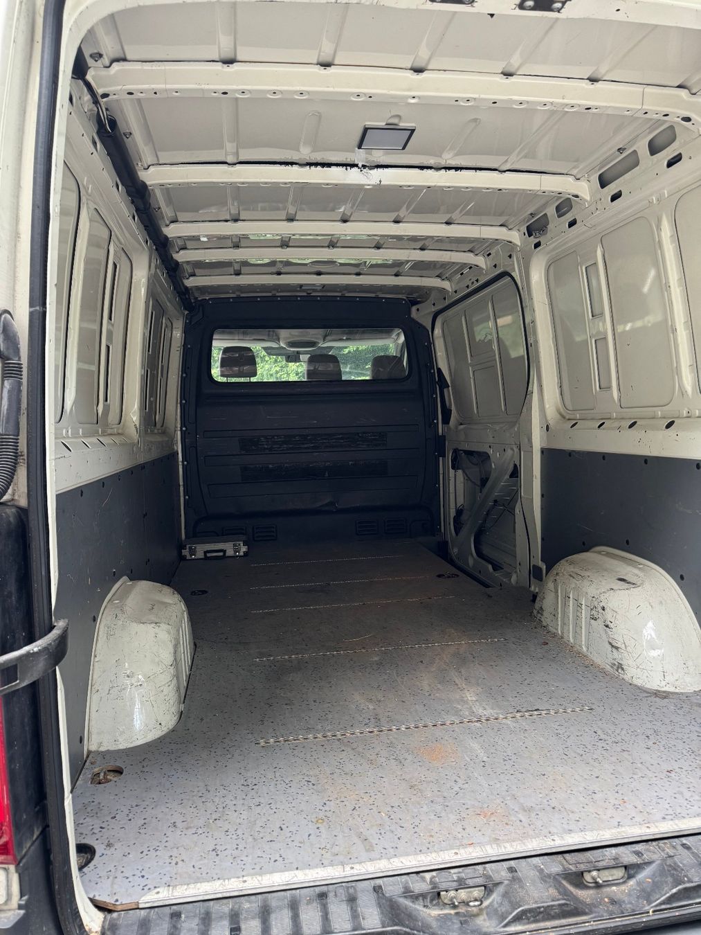 VW Veicoli commerciali: VW Crafter 35 – Usato da Neuenhof venduto da DeMonn 6