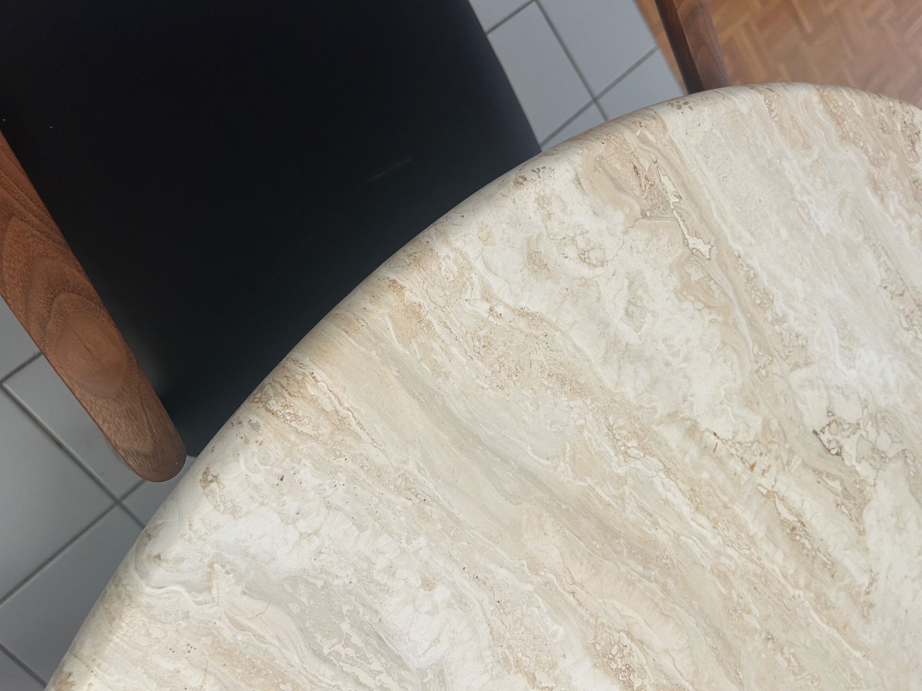 Tische: Table à manger ronde en travertine – Gebraucht aus Vevey von jam_w765 3