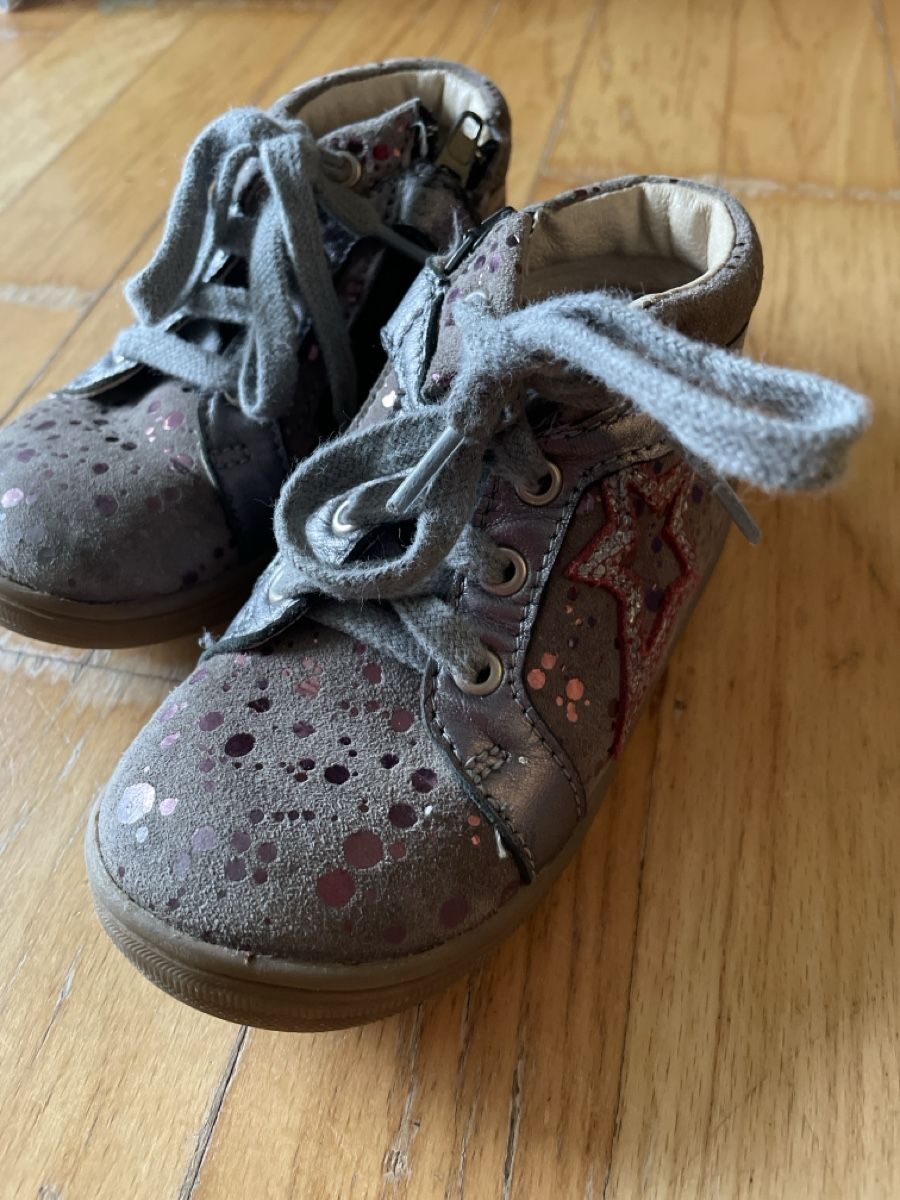 Scarpe per ragazze: Mädchenschuhe Gr. 23 – Usato da Schönenberg TG venduto da cocifrosch94