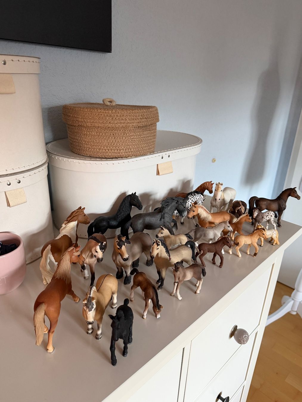 Schleich Spielzeuge: Schleich Pferde 24 Stück – Gebraucht aus Lohn SH von mathea