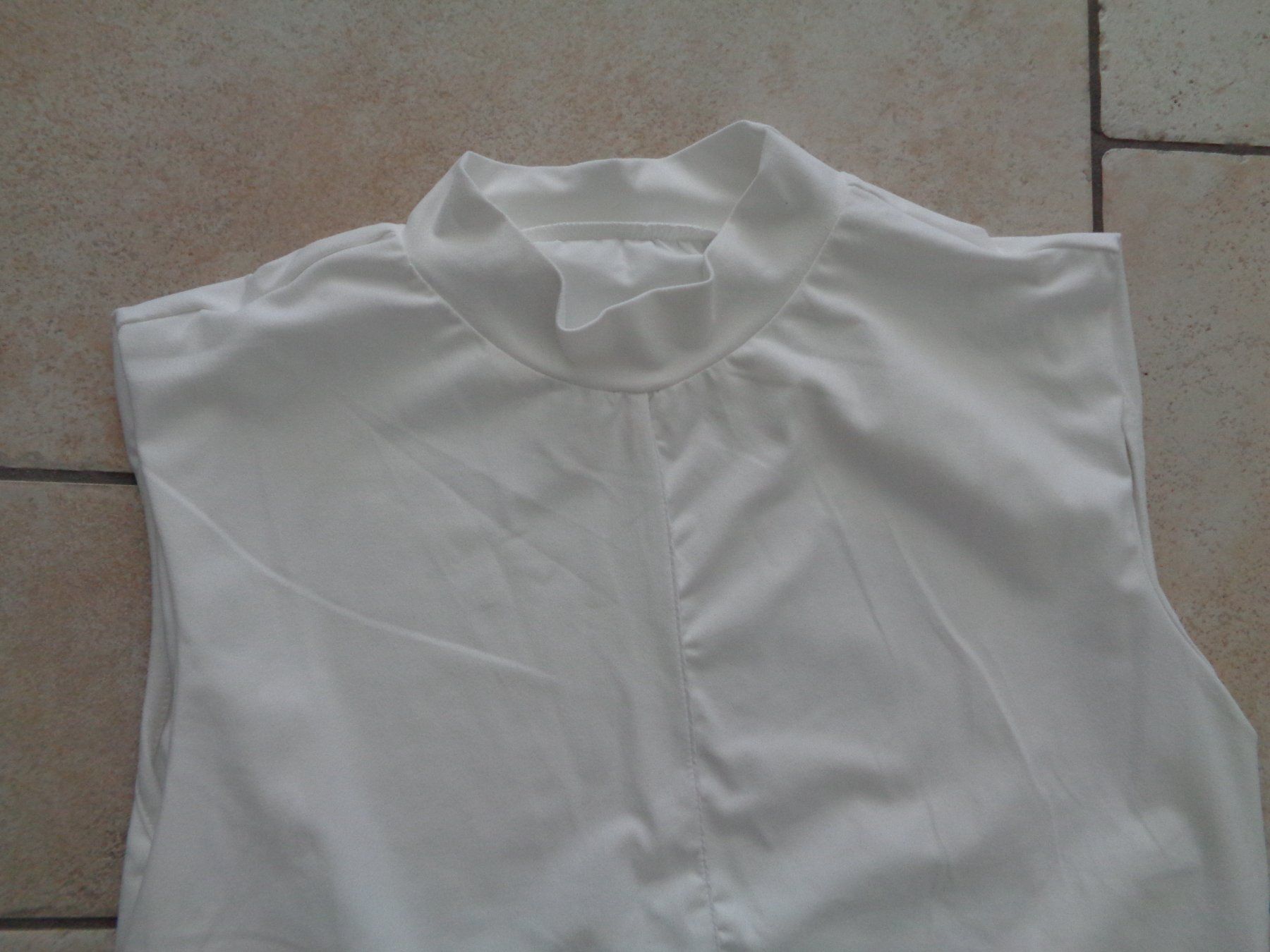 Tops: Top/Shirt   Emery Rose   Grösse M – Gebraucht aus Kreuzlingen von Robi-2003 1